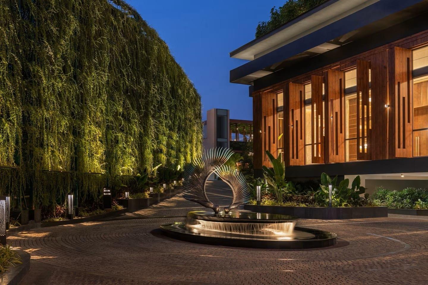 JW Marriott, image 3
