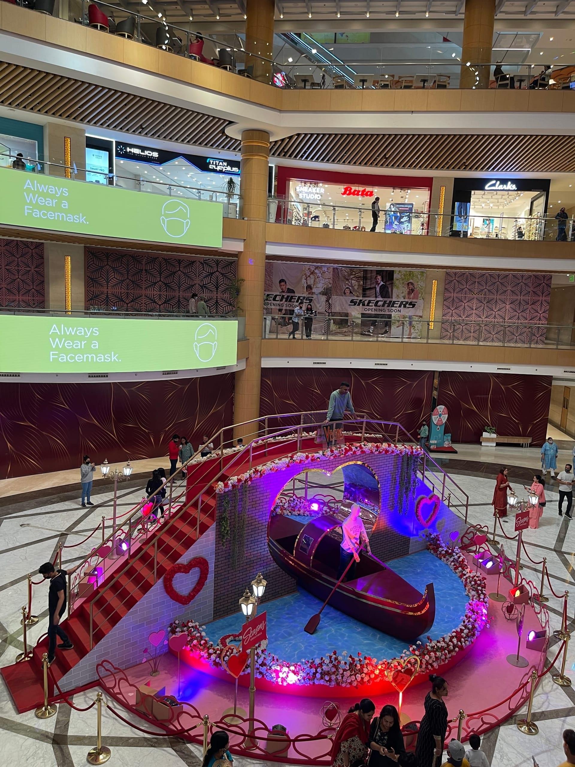 Vegas Mall, image 5