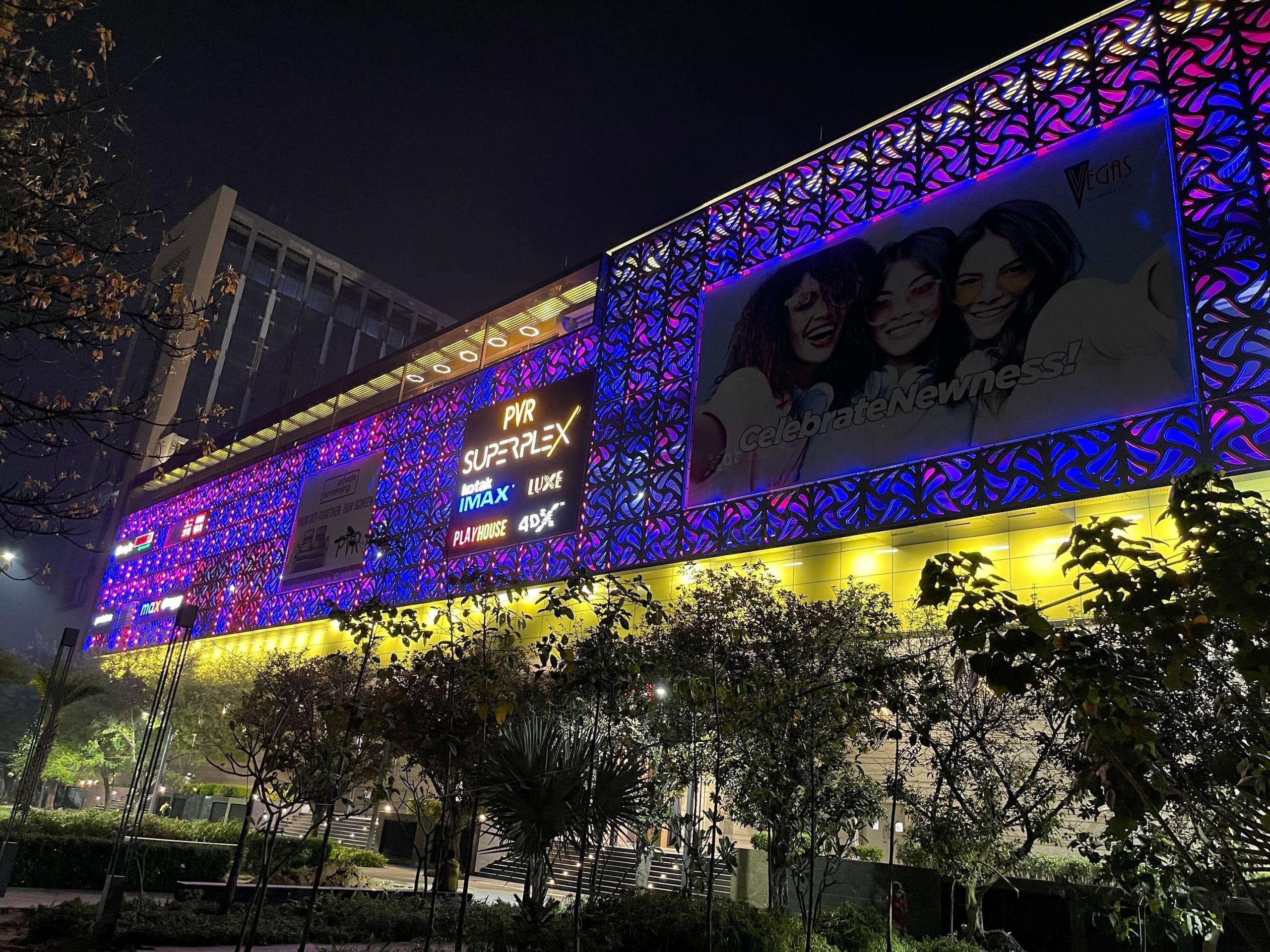 Vegas Mall, image 11
